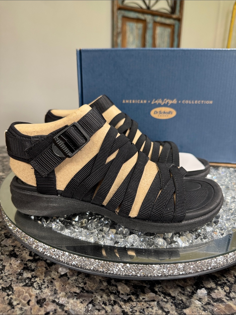Dr. Scholl's Black and Tan Strappy Comfort Sandal NEW 6M